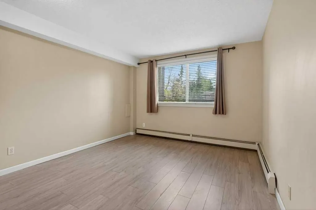 6400 Coach Hill Road SW Calgary AB T3H 1B8
