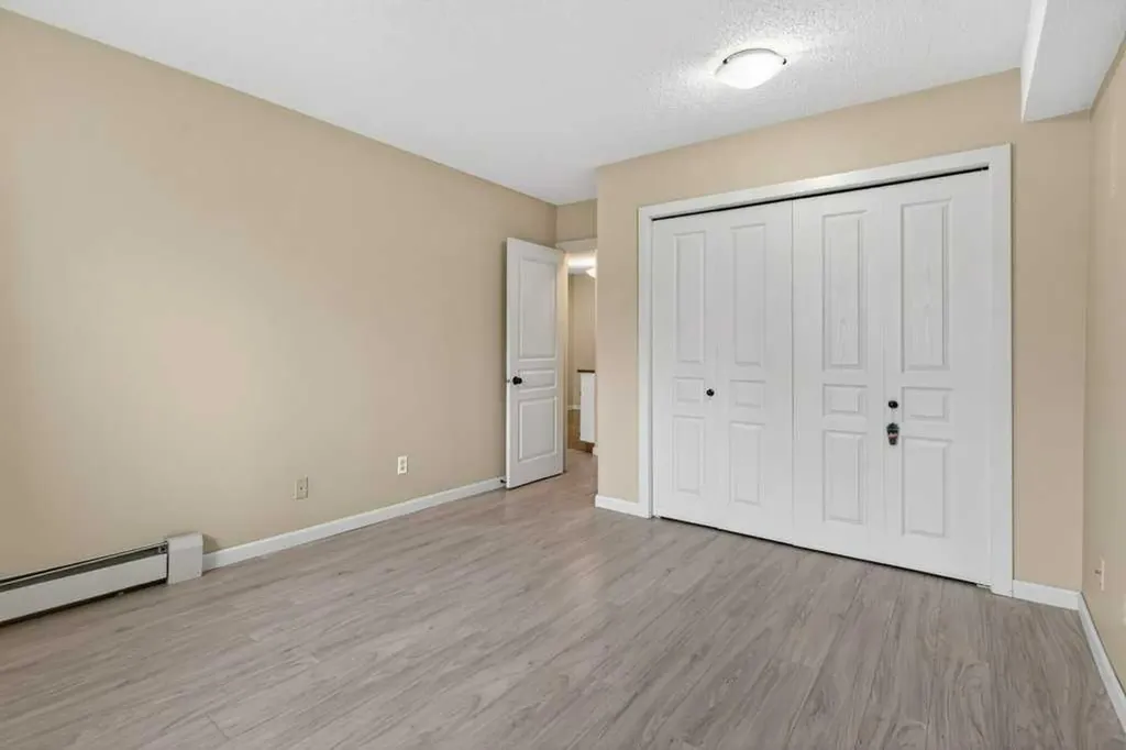 6400 Coach Hill Road SW Calgary AB T3H 1B8