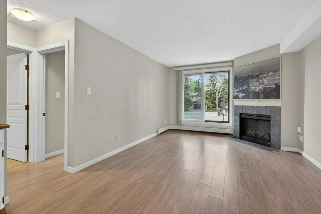 6400 Coach Hill Road SW Calgary AB T3H 1B8