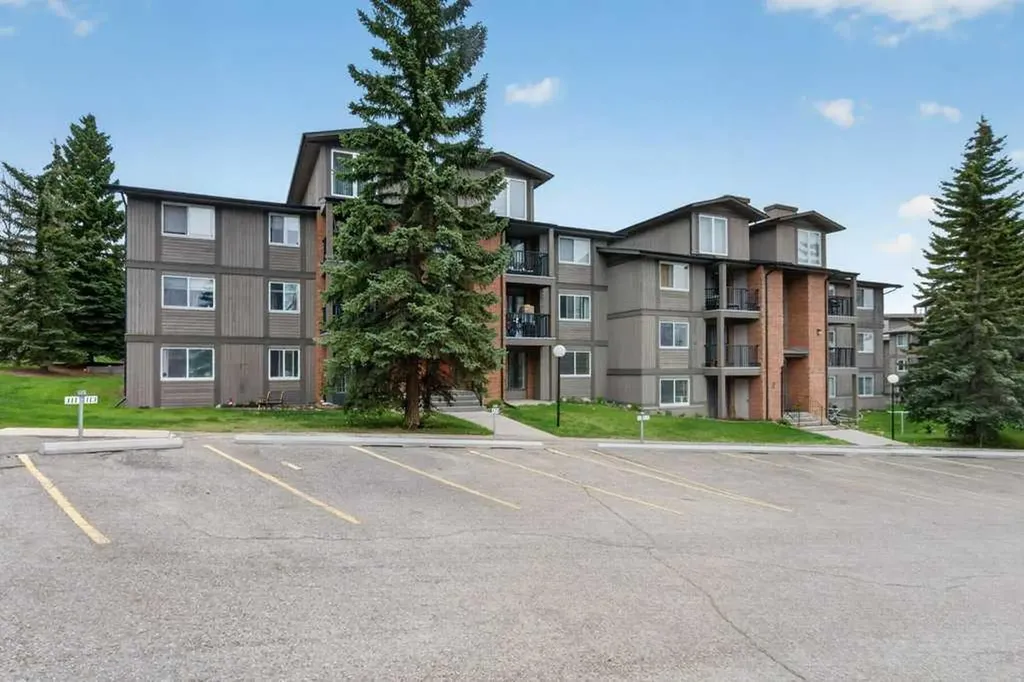 6400 Coach Hill Road SW Calgary AB T3H 1B8