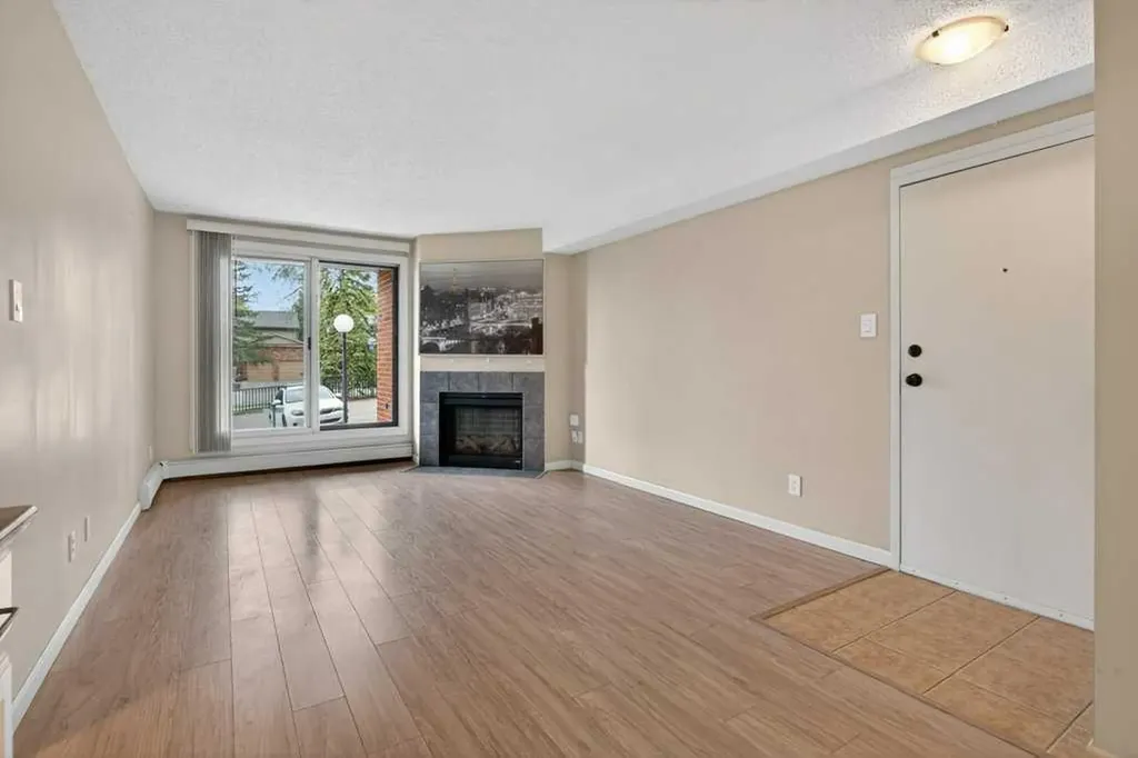 6400 Coach Hill Road SW Calgary AB T3H 1B8