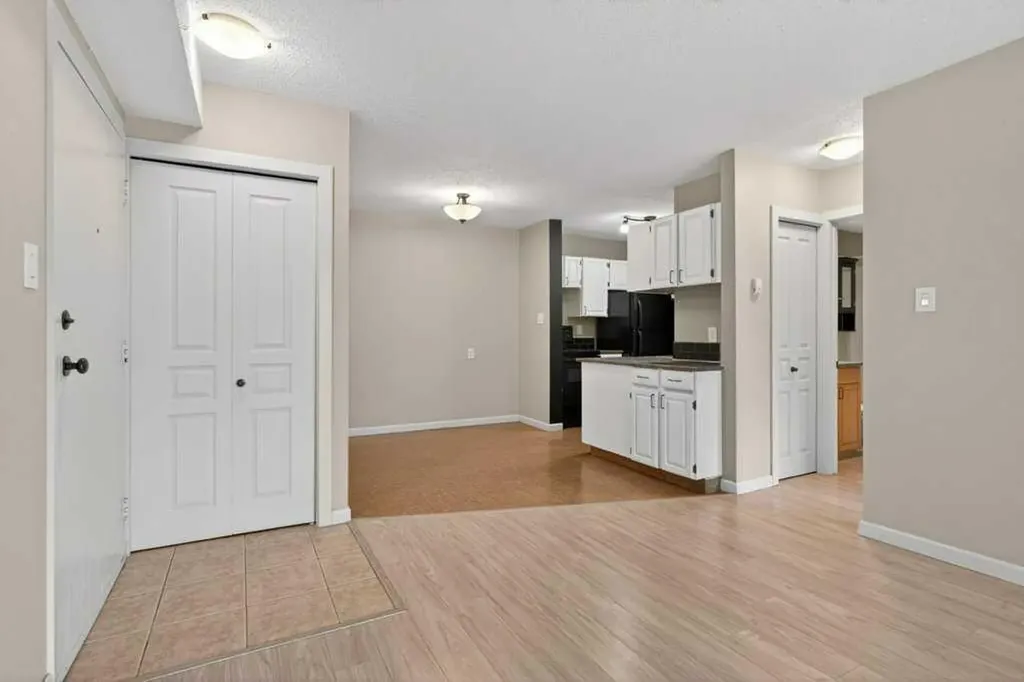 6400 Coach Hill Road SW Calgary AB T3H 1B8