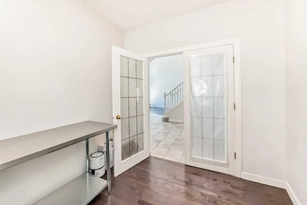 130 Panorama Hills View NW Calgary AB T3K 5B8