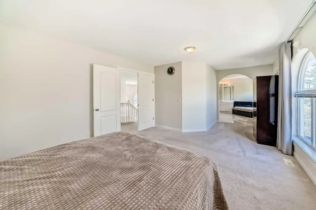 130 Panorama Hills View NW Calgary AB T3K 5B8