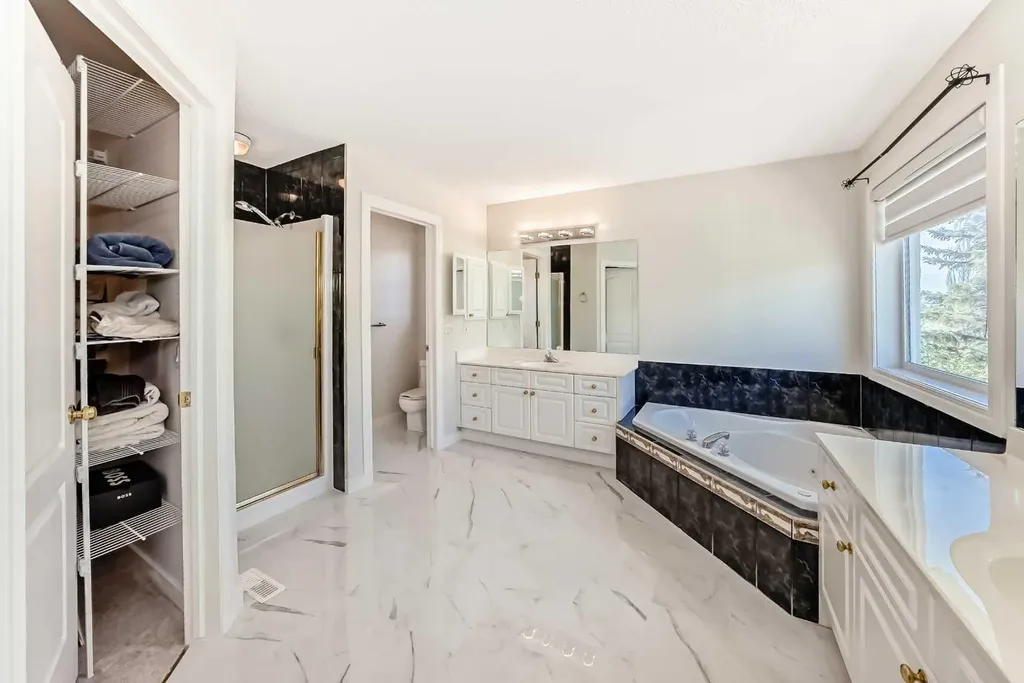 130 Panorama Hills View NW Calgary AB T3K 5B8