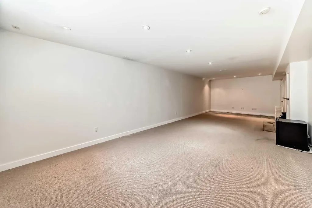 130 Panorama Hills View NW Calgary AB T3K 5B8