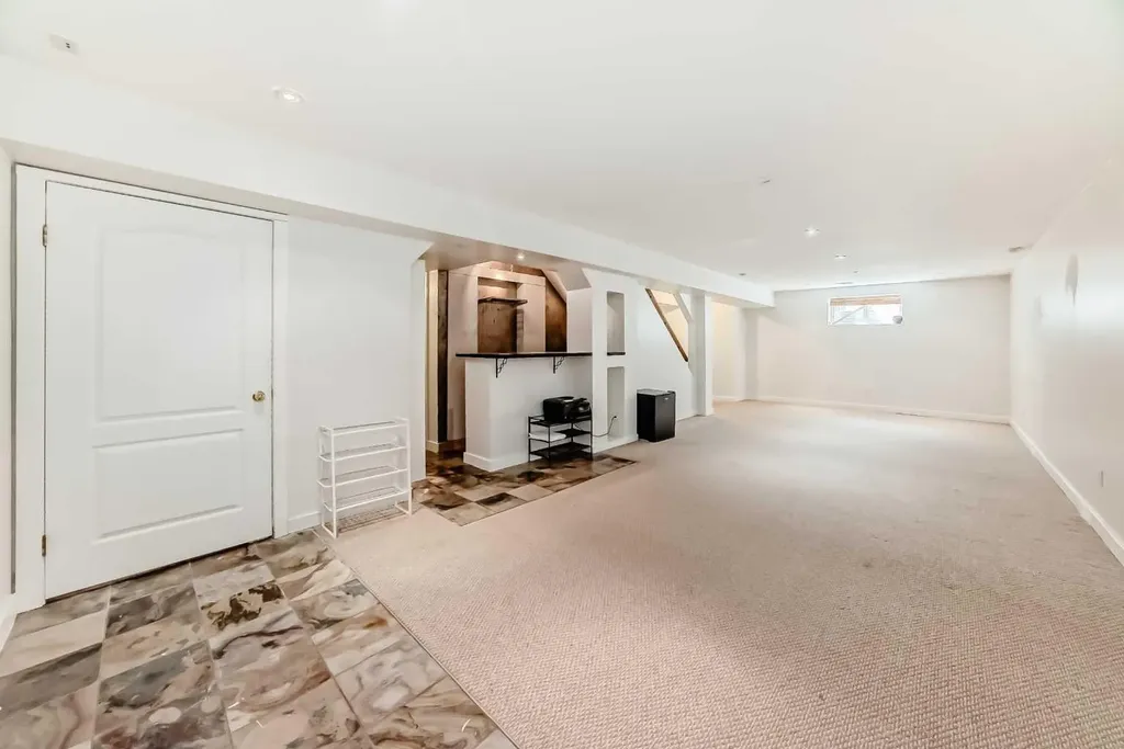 130 Panorama Hills View NW Calgary AB T3K 5B8