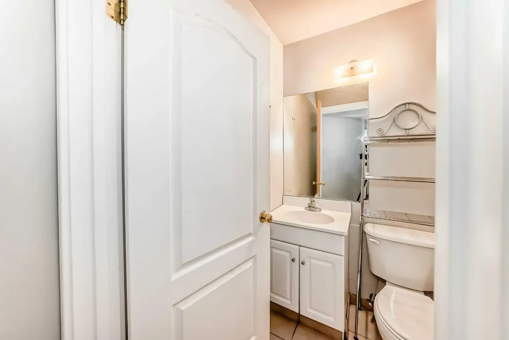 130 Panorama Hills View NW Calgary AB T3K 5B8