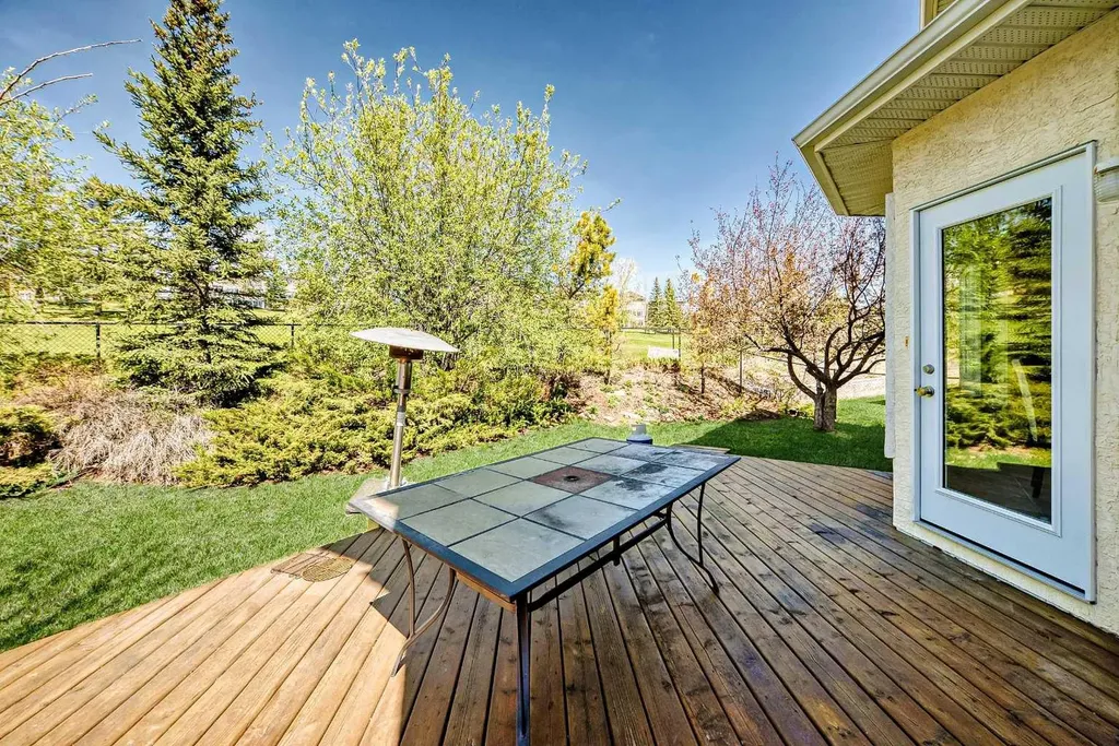 130 Panorama Hills View NW Calgary AB T3K 5B8