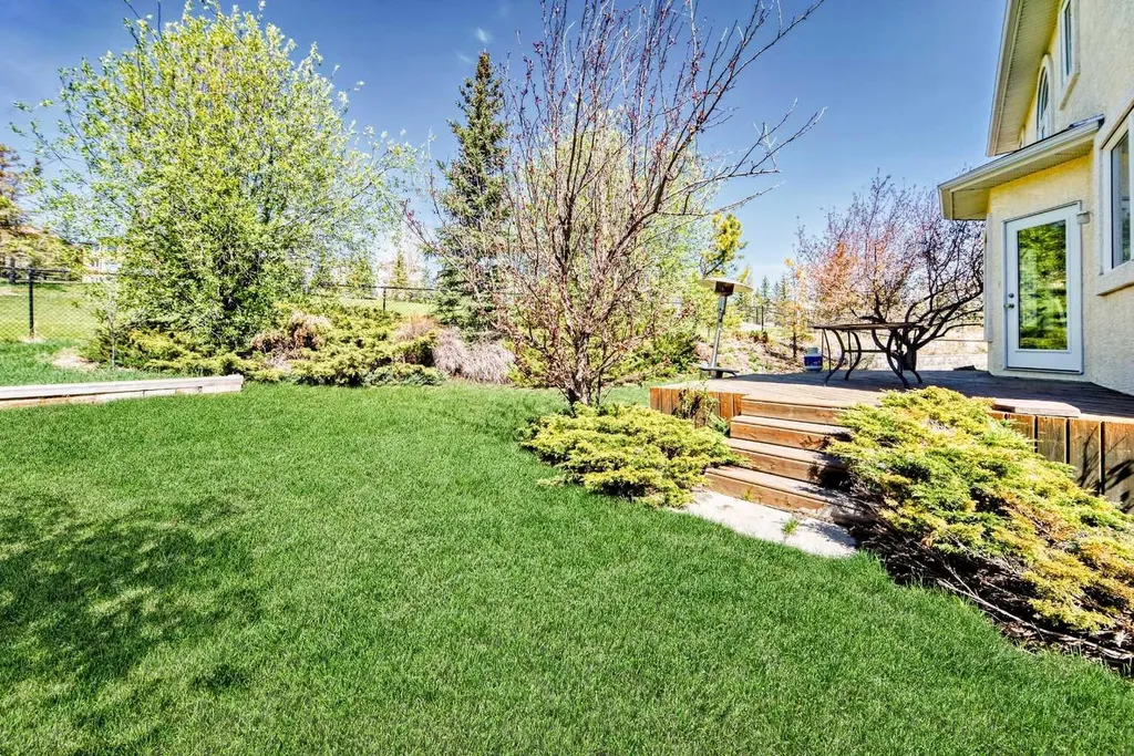 130 Panorama Hills View NW Calgary AB T3K 5B8