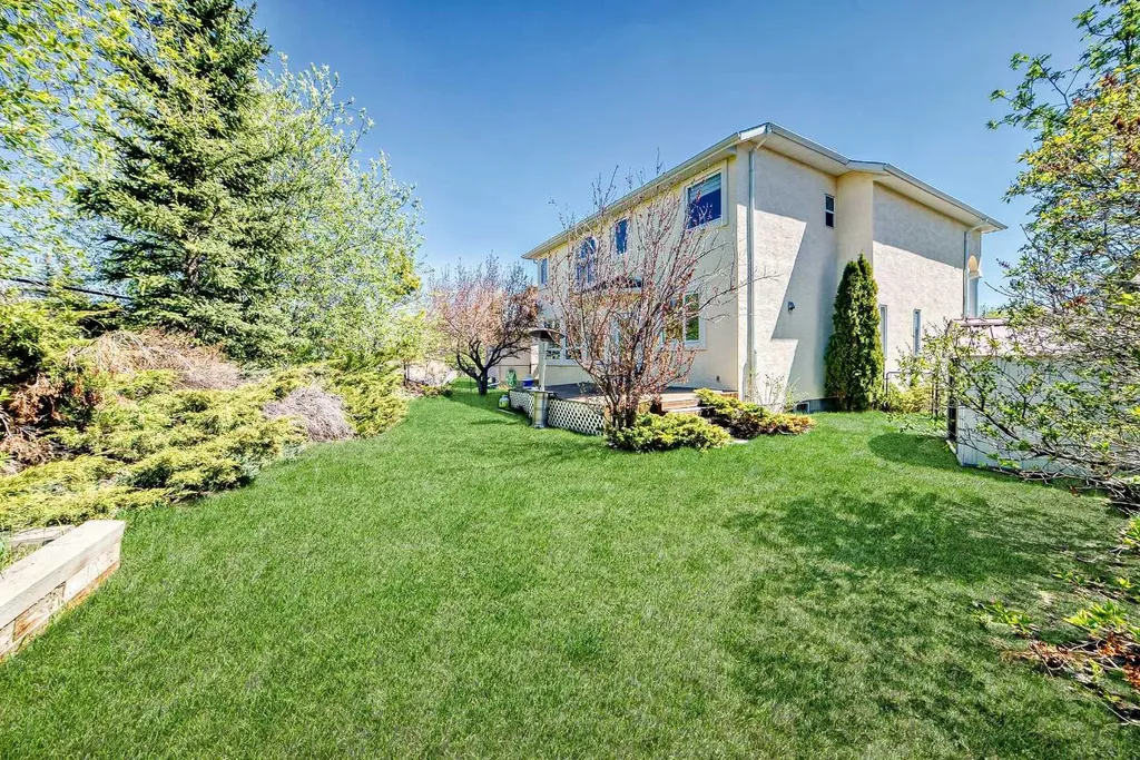 130 Panorama Hills View NW Calgary AB T3K 5B8