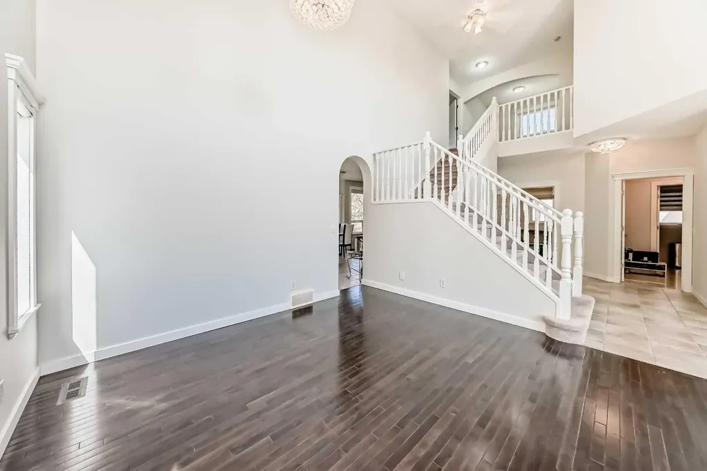 130 Panorama Hills View NW Calgary AB T3K 5B8