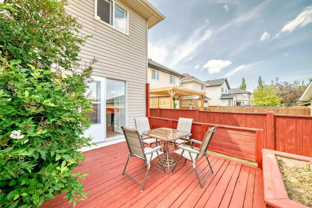 262 Covewood Park NE Calgary AB T3K 4V7