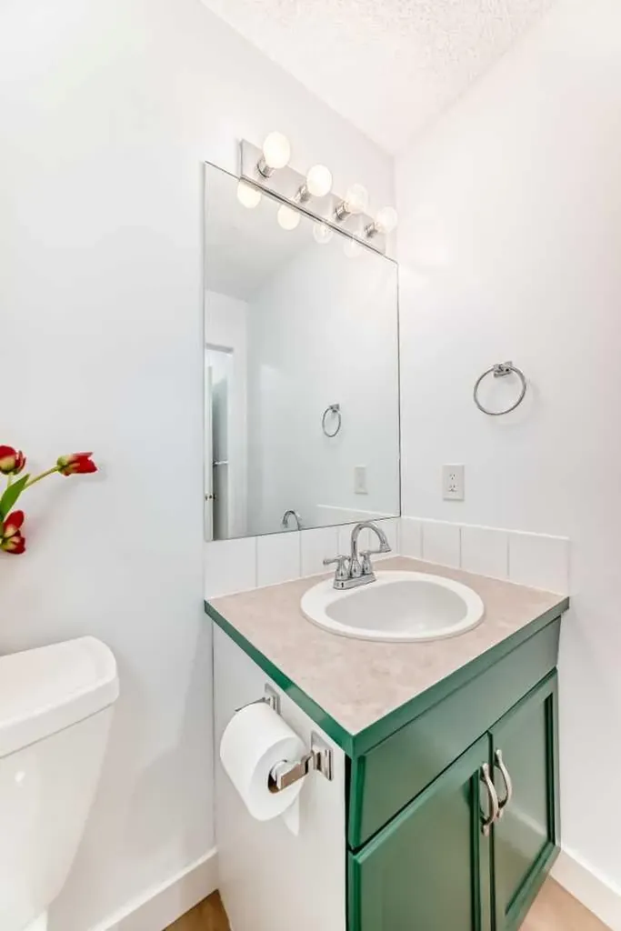 262 Covewood Park NE Calgary AB T3K 4V7