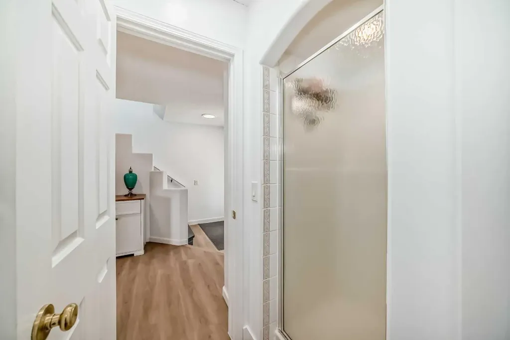262 Covewood Park NE Calgary AB T3K 4V7