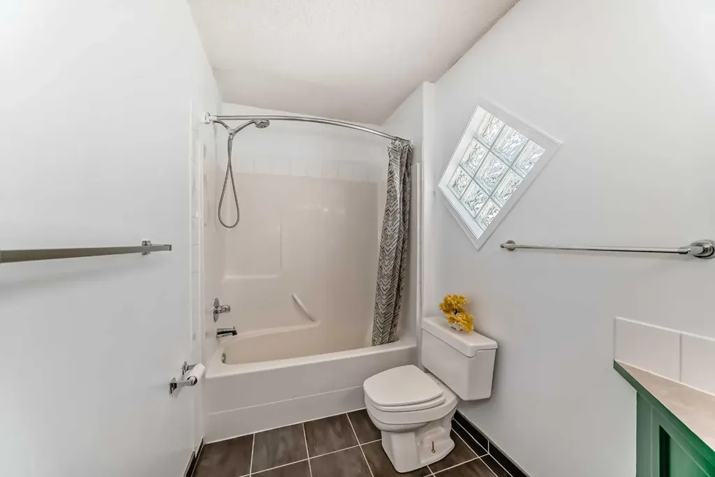262 Covewood Park NE Calgary AB T3K 4V7