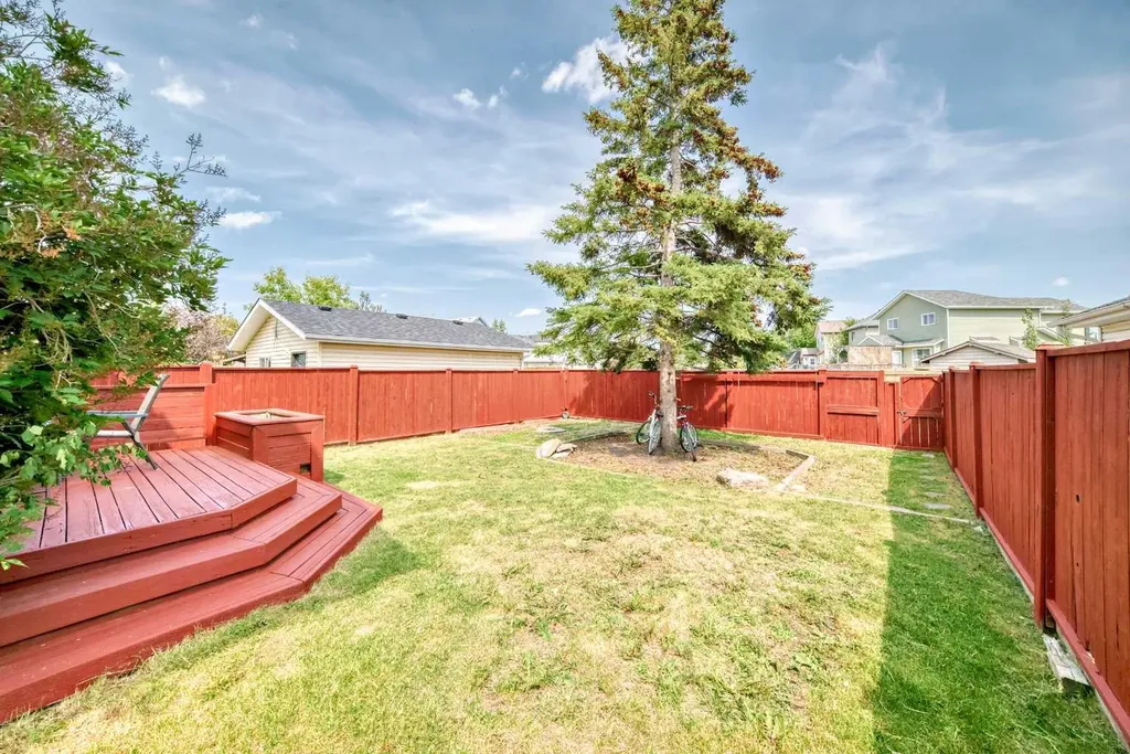 262 Covewood Park NE Calgary AB T3K 4V7