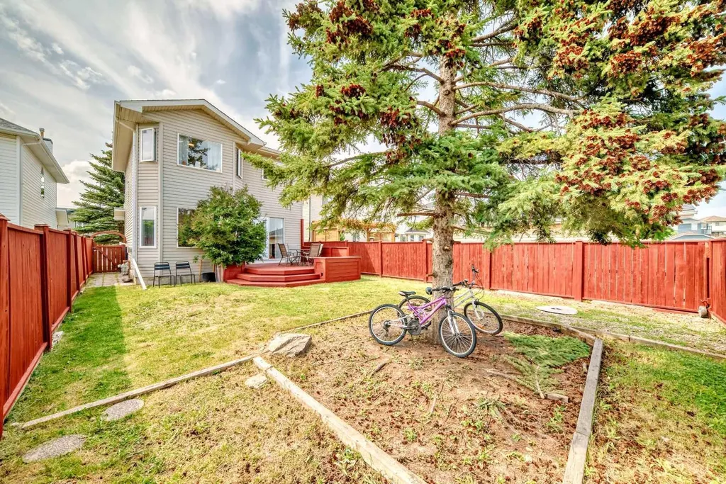 262 Covewood Park NE Calgary AB T3K 4V7