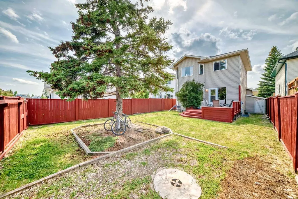 262 Covewood Park NE Calgary AB T3K 4V7