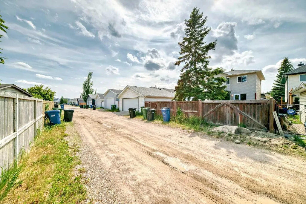 262 Covewood Park NE Calgary AB T3K 4V7