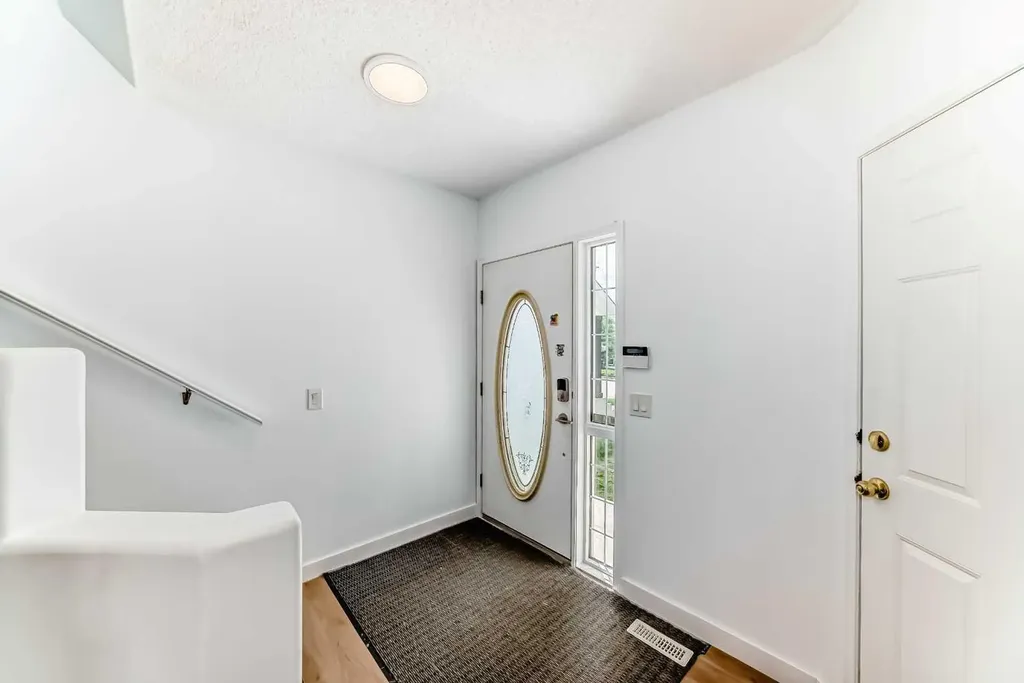 262 Covewood Park NE Calgary AB T3K 4V7