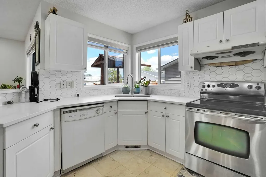 143 Taralea Gardens NE Calgary AB T3J4W5