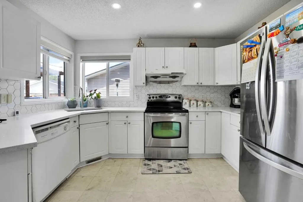 143 Taralea Gardens NE Calgary AB T3J4W5
