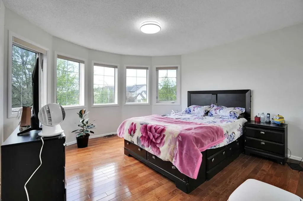 143 Taralea Gardens NE Calgary AB T3J4W5