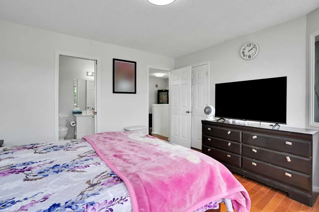 143 Taralea Gardens NE Calgary AB T3J4W5