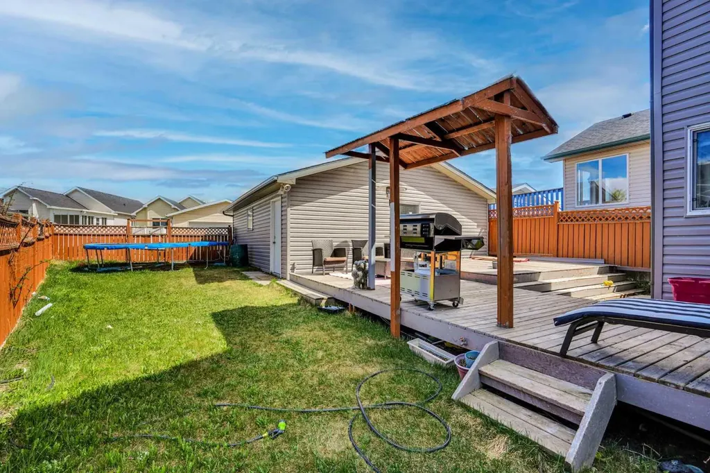 143 Taralea Gardens NE Calgary AB T3J4W5