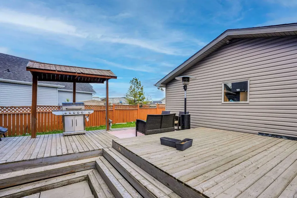 143 Taralea Gardens NE Calgary AB T3J4W5