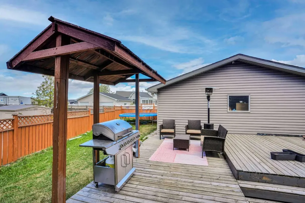 143 Taralea Gardens NE Calgary AB T3J4W5