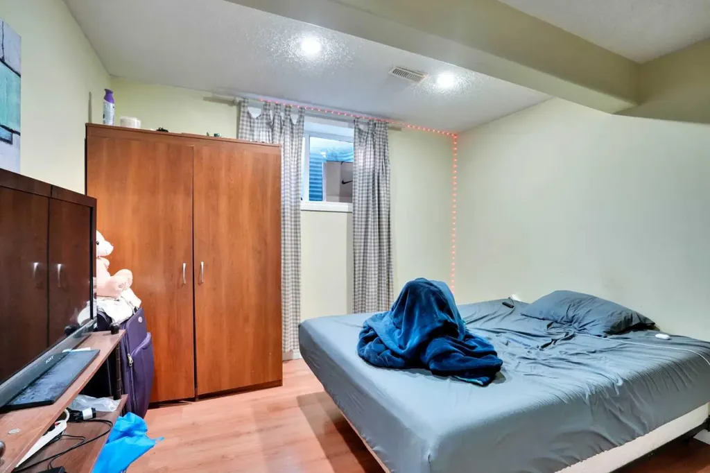 143 Taralea Gardens NE Calgary AB T3J4W5