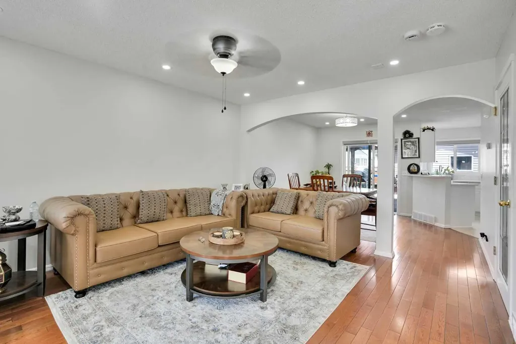 143 Taralea Gardens NE Calgary AB T3J4W5