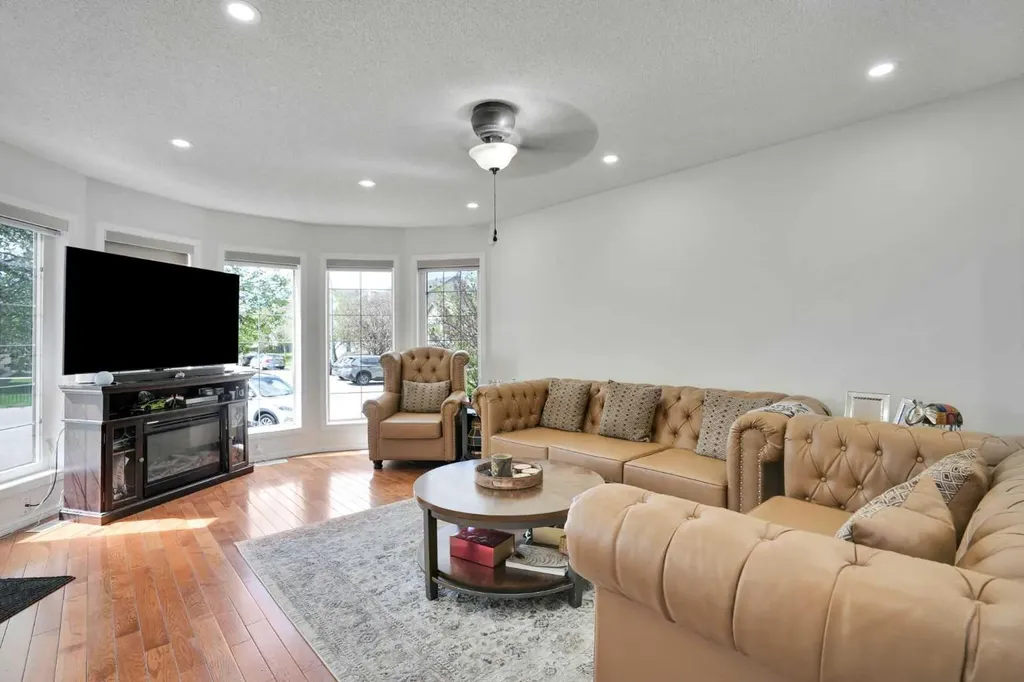 143 Taralea Gardens NE Calgary AB T3J4W5