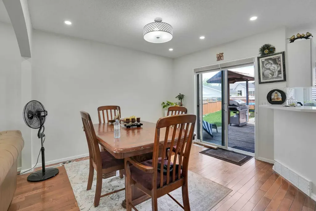 143 Taralea Gardens NE Calgary AB T3J4W5