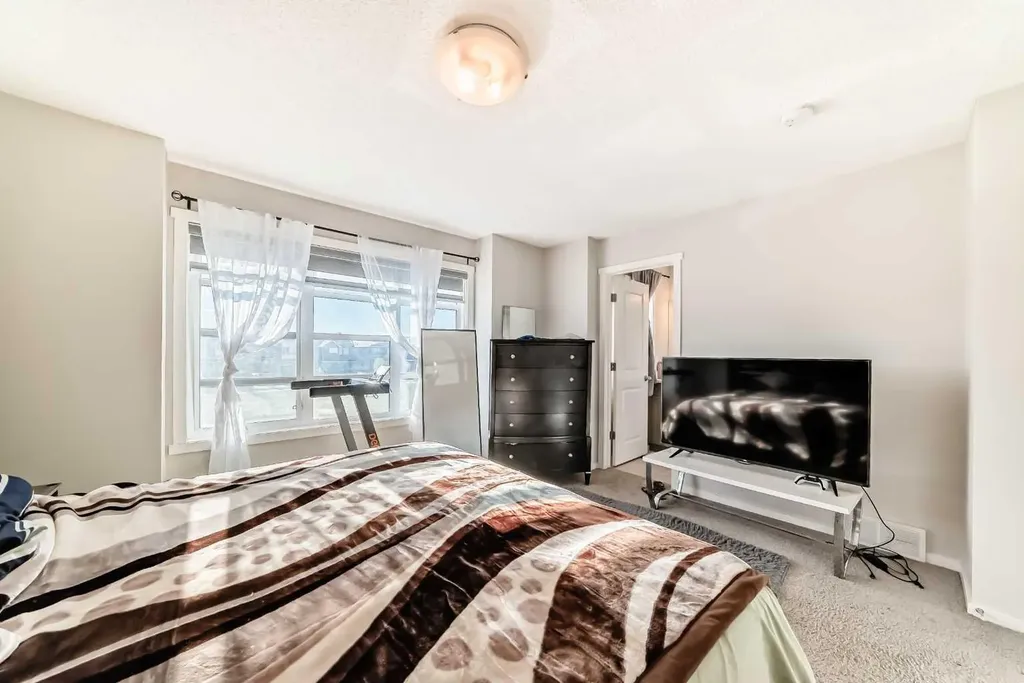 199 Savanna Parade NE Calgary AB T3J 0W1