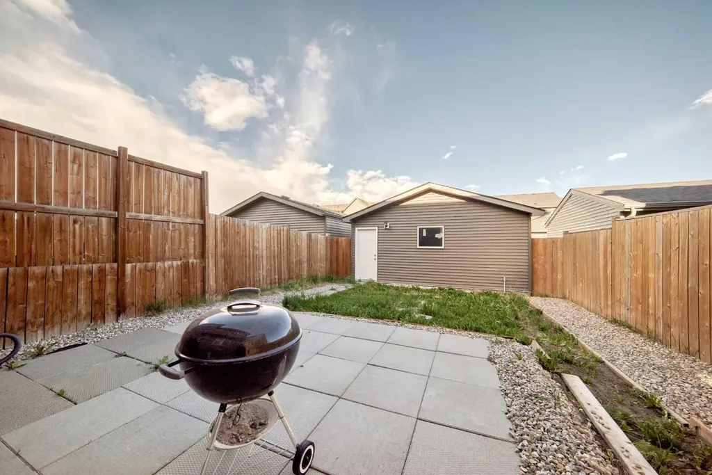 199 Savanna Parade NE Calgary AB T3J 0W1