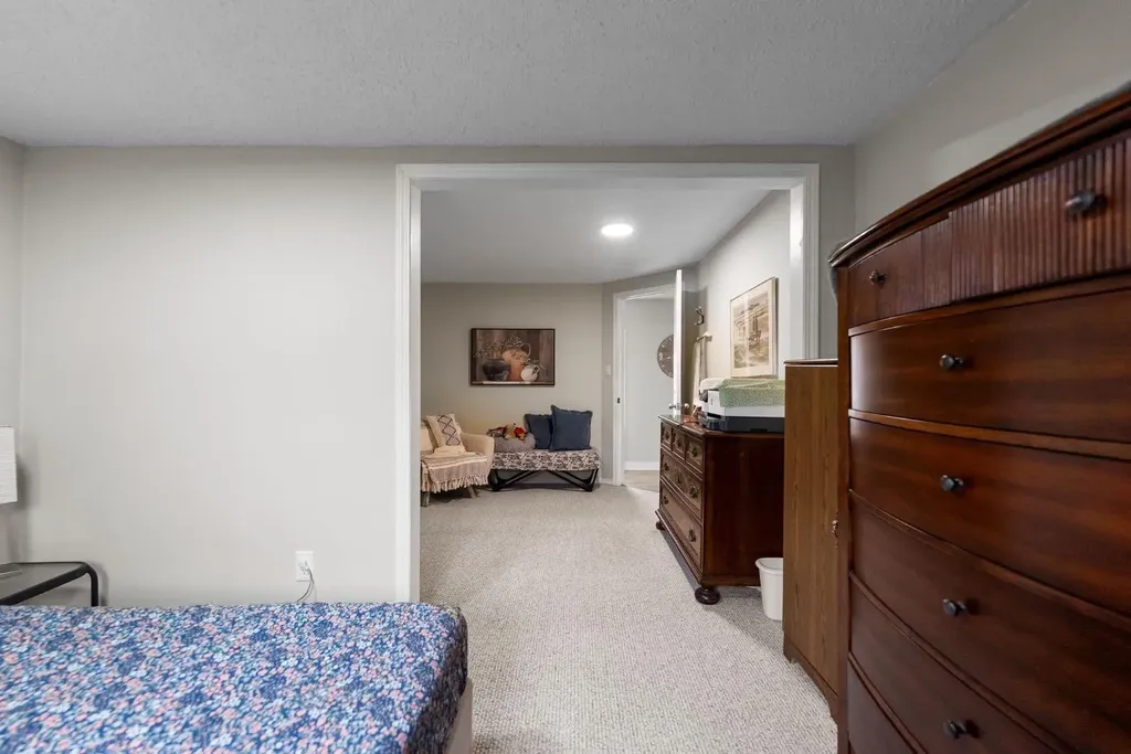 4809 55 Avenue Camrose AB T4V 4J6