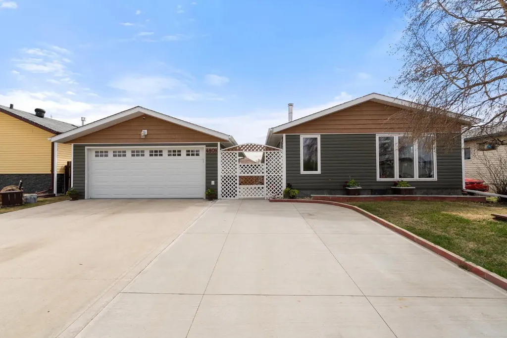 4809 55 Avenue Camrose AB T4V 4J6