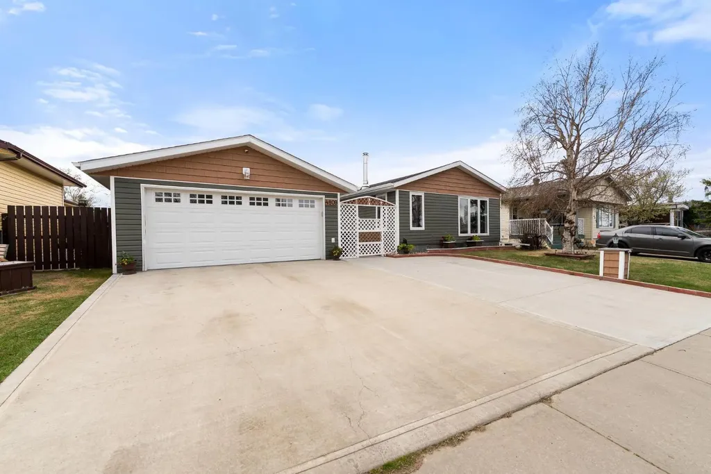 4809 55 Avenue Camrose AB T4V 4J6