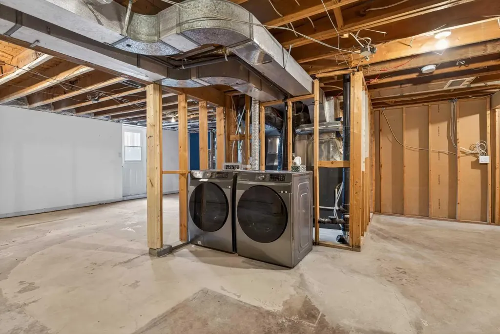 416 Thornhill Place NW Calgary AB T2K 2S5