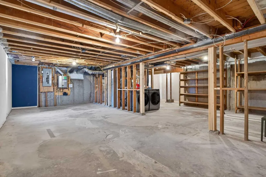 416 Thornhill Place NW Calgary AB T2K 2S5