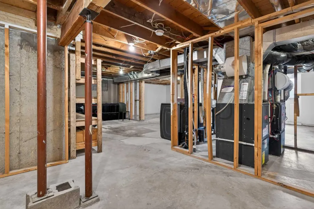 416 Thornhill Place NW Calgary AB T2K 2S5