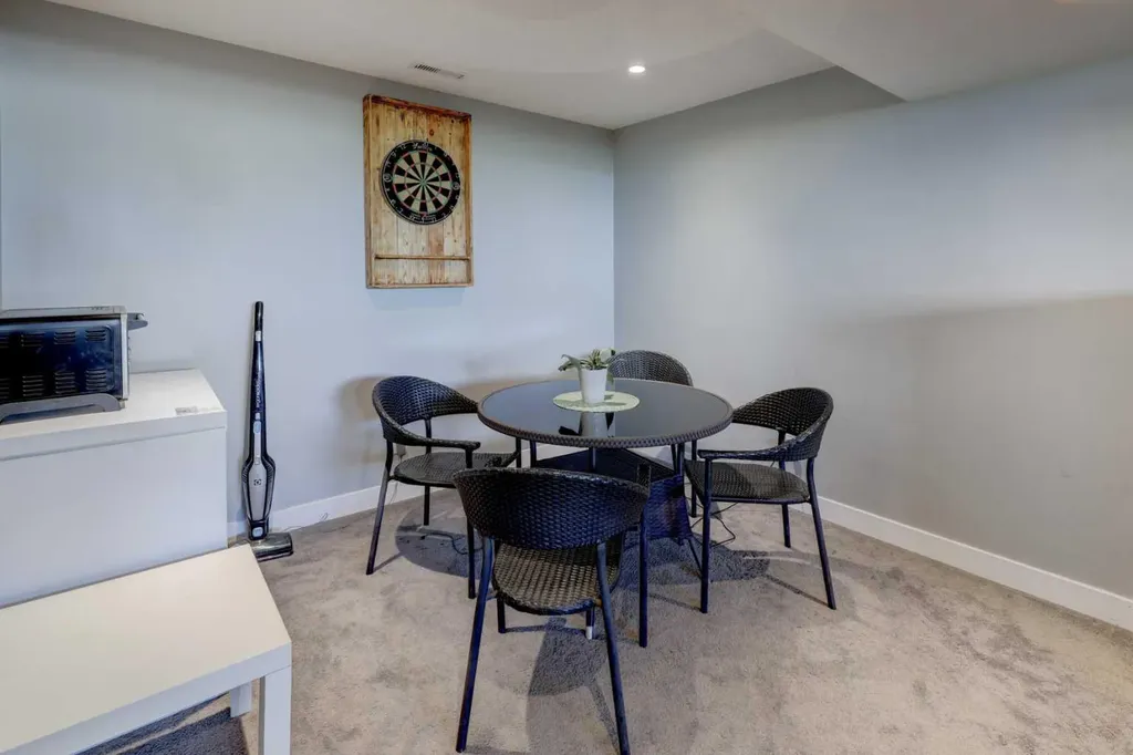 460 Parkridge Crescent SE Calgary AB T2J 5A9