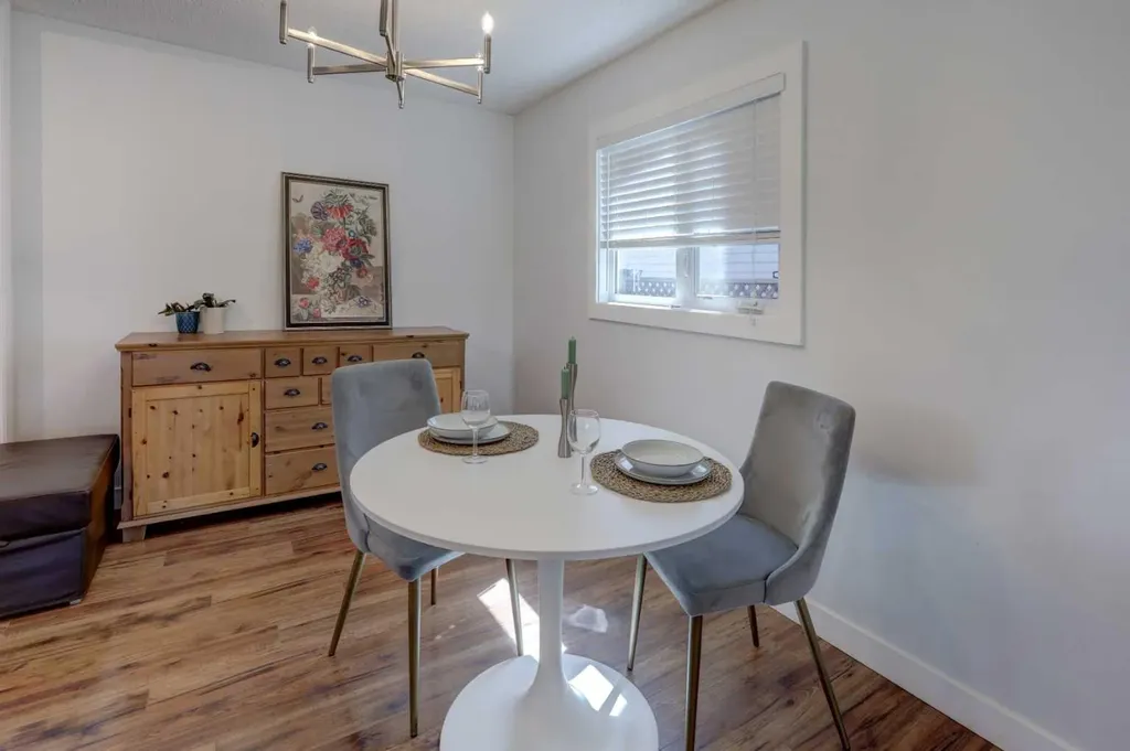 460 Parkridge Crescent SE Calgary AB T2J 5A9