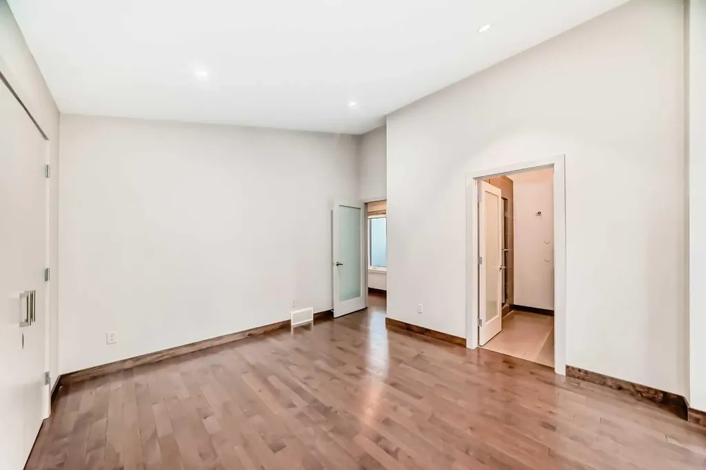 3825 1 Street NE Calgary AB T2E 3E1