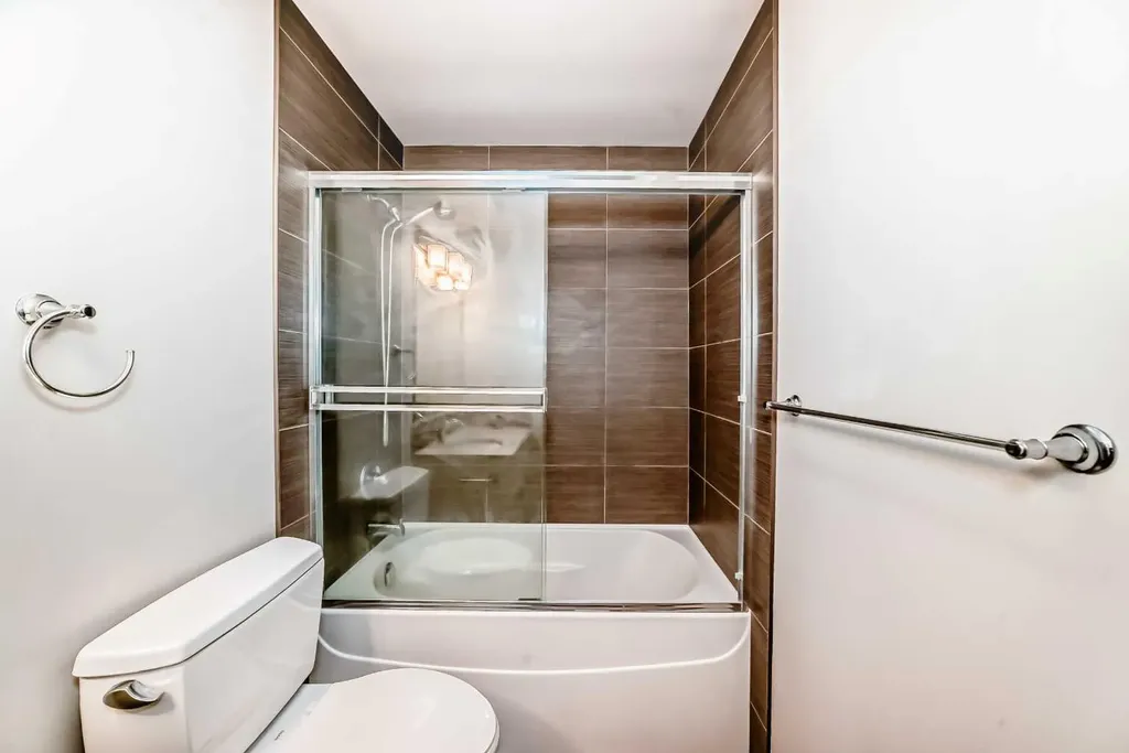 3825 1 Street NE Calgary AB T2E 3E1