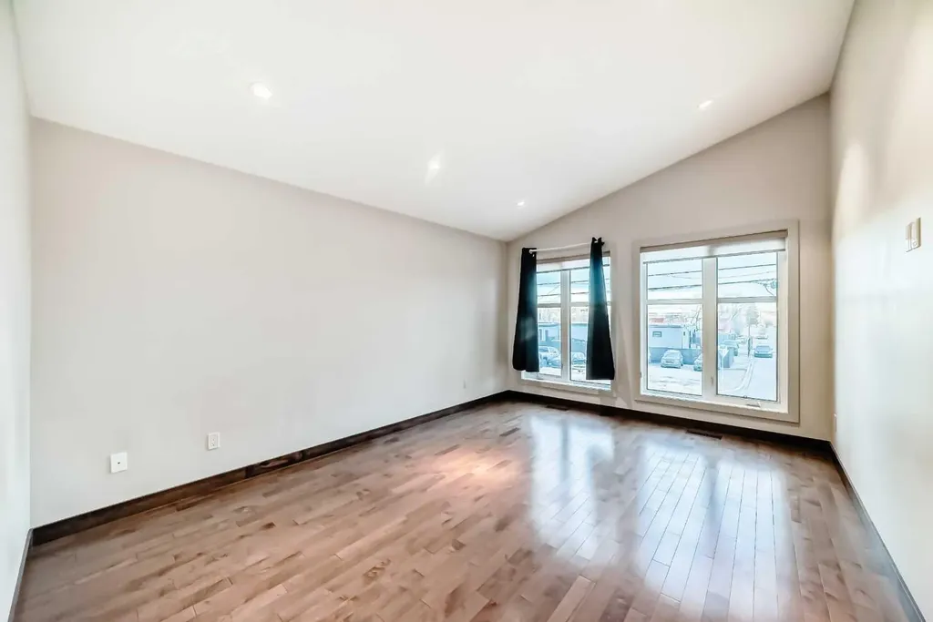3825 1 Street NE Calgary AB T2E 3E1