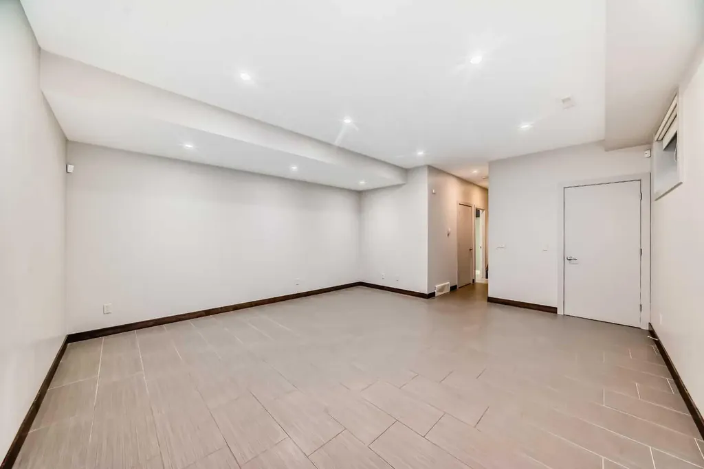 3825 1 Street NE Calgary AB T2E 3E1